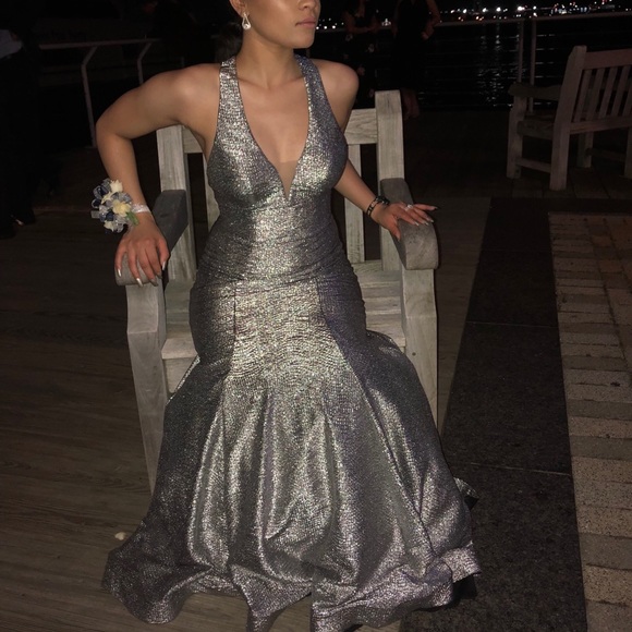 Prom dress - Picture 2 of 3